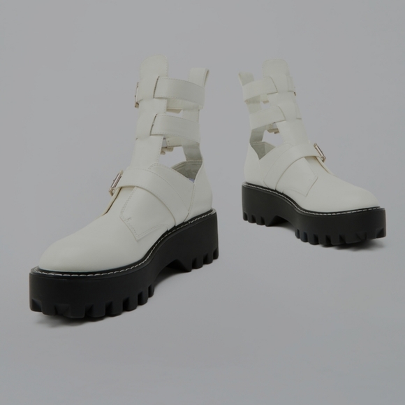 Shoe dazzle size 8 booties in white - Picture 3 of 12